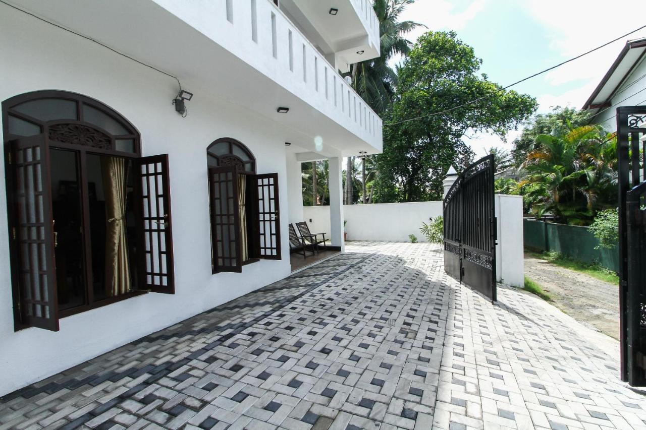 Royal Rich Villa 安伯朗戈德 外观 照片